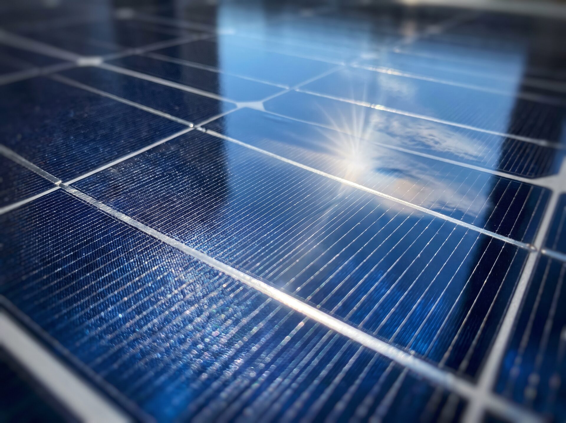 Nahaufnahme der Oberfläche eines Solarmoduls